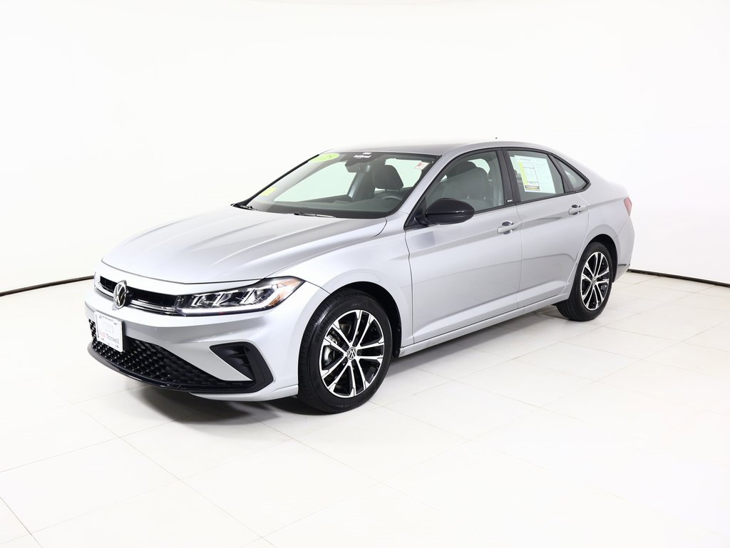 Used 2025 Volkswagen Jetta Sport image 13