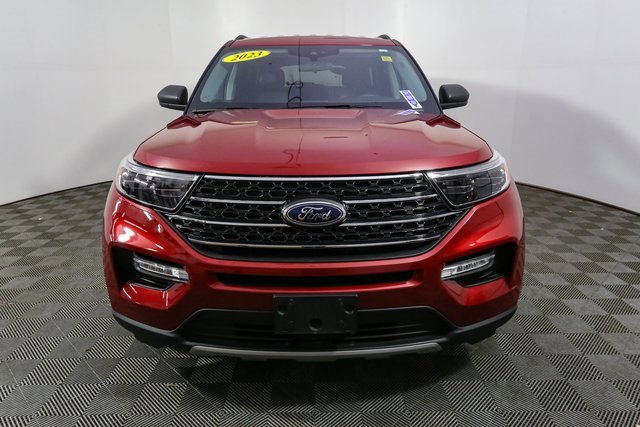 Used 2023 Ford Explorer XLT w/ Equipment Group 202A image 4