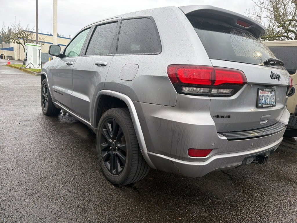 Used 2017 Jeep Grand Cherokee Altitude image 6