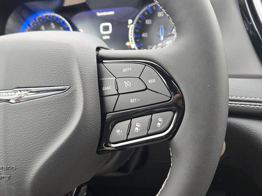 New 2026 Chrysler Pacifica Select w/ S Appearance Package AWD/4WD image 35