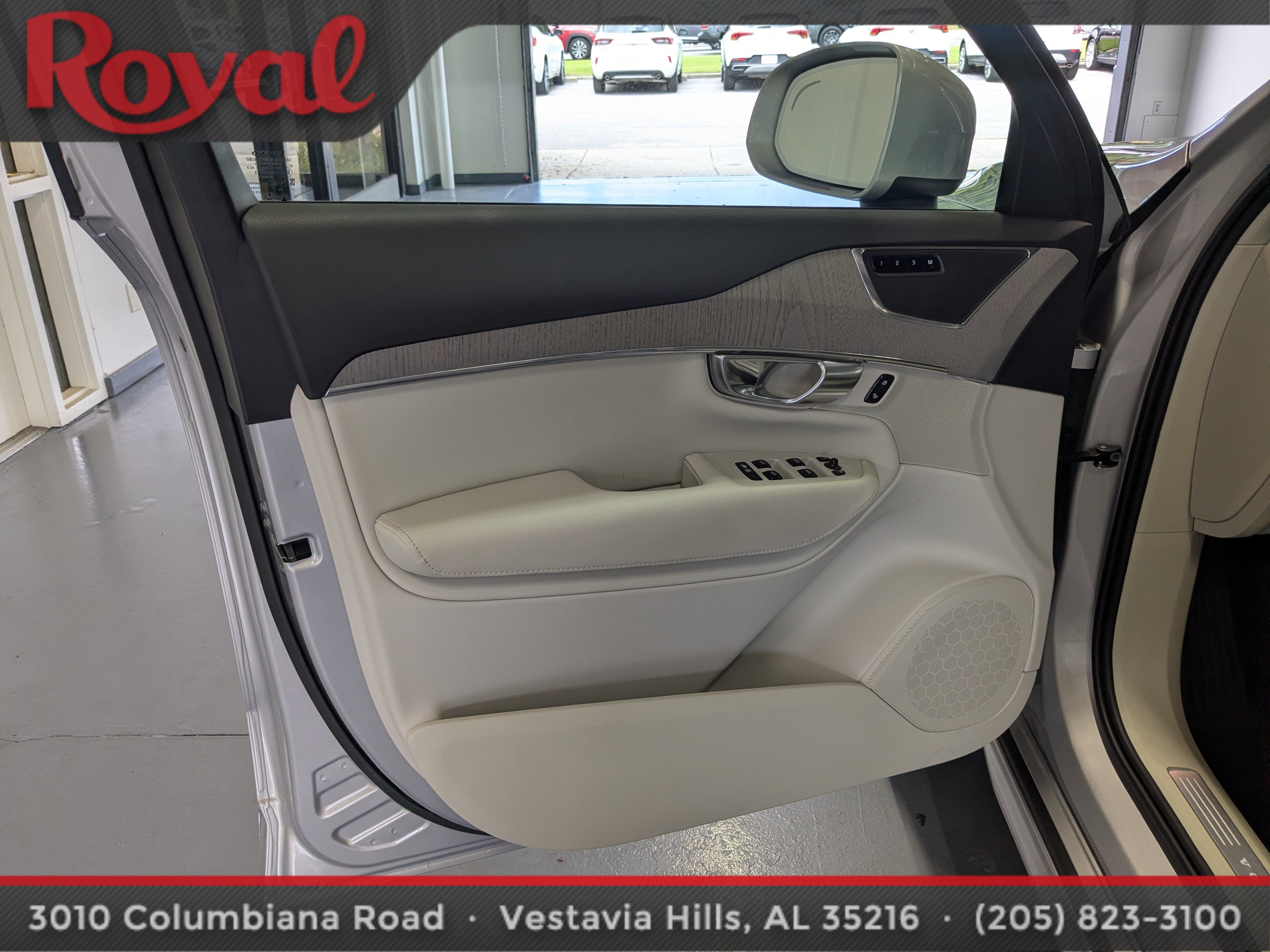 Used 2025 Volvo XC90 B6 Plus AWD/4WD image 17