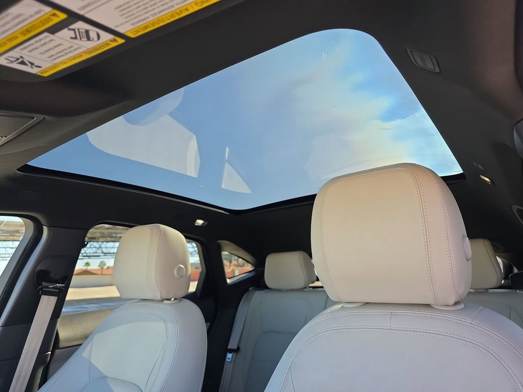 Used 2020 Jaguar E-PACE SE image 19