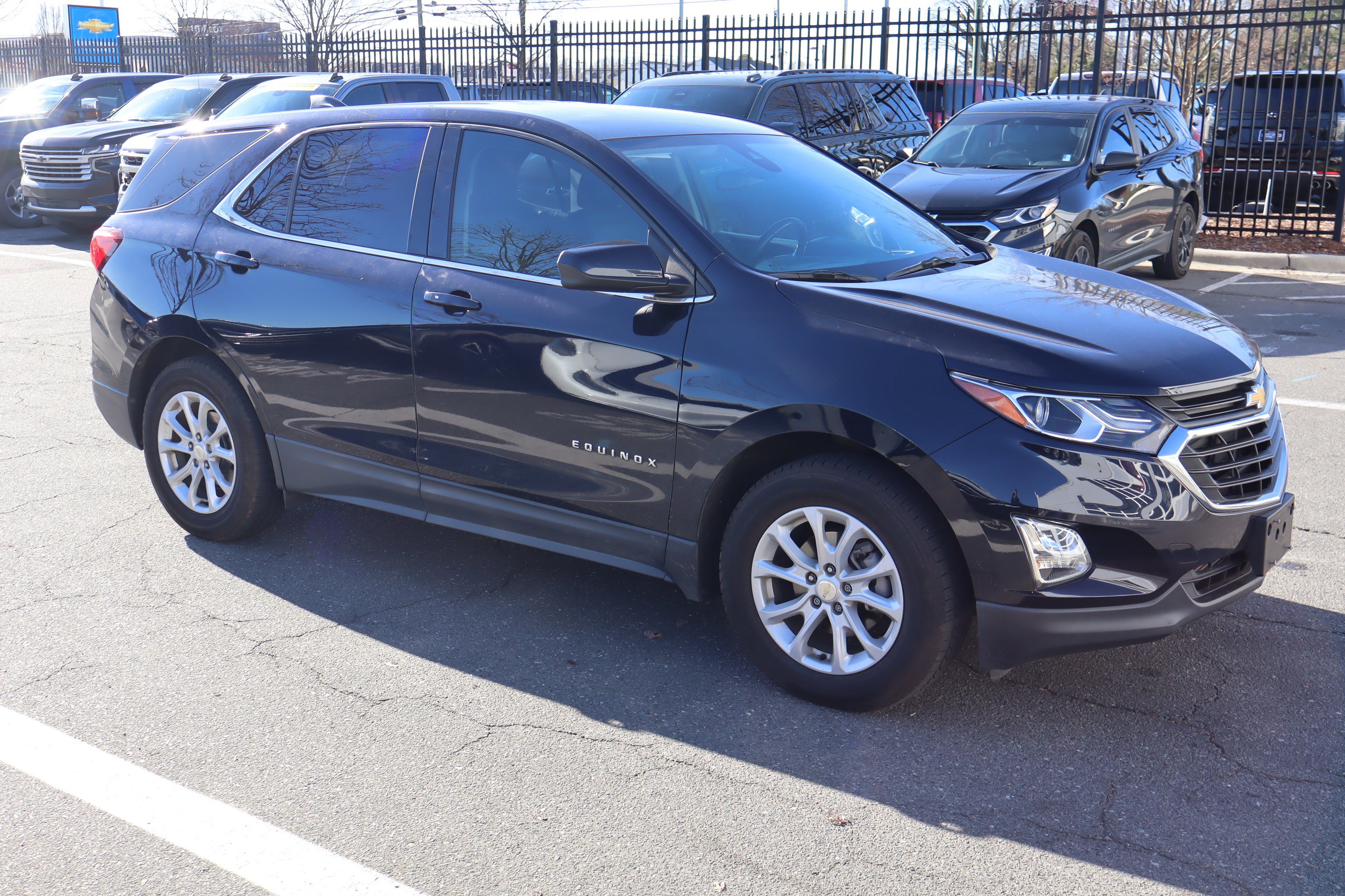 Used 2020 Chevrolet Equinox LT image 2