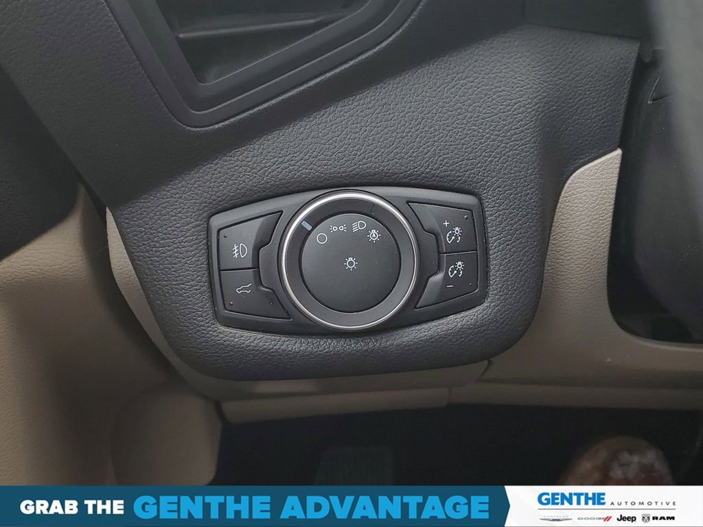 Used 2017 Ford Escape SE w/ Equipment Group 201A image 14