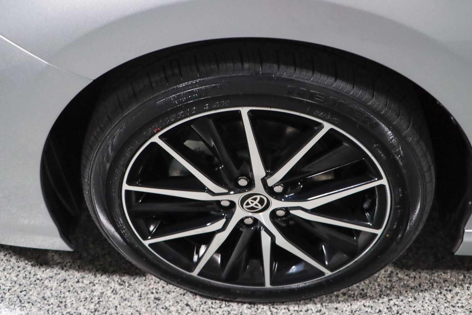 Used 2024 Toyota Camry SE image 11