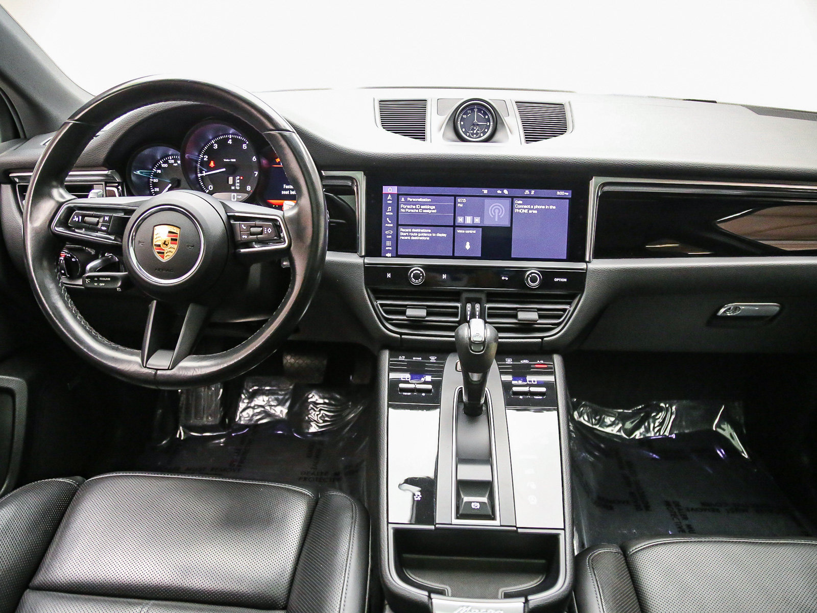 Certified 2022 Porsche Macan AWD/4WD image 16