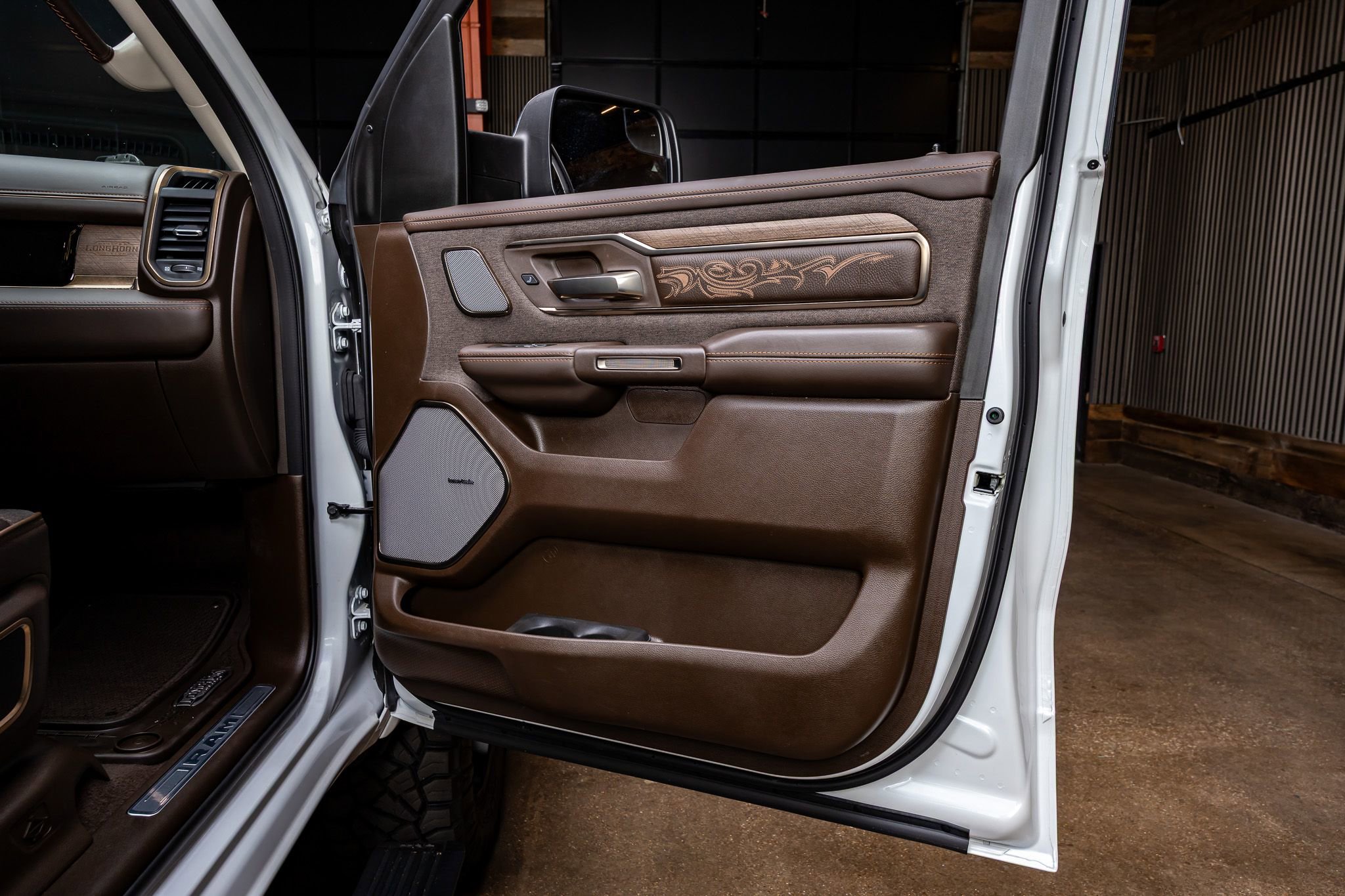 Used 2025 RAM 1500 Limited w/ Bed Utility Group image 37