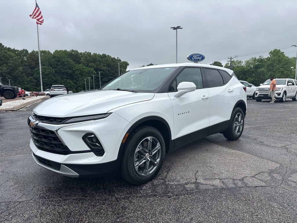 Used 2025 Chevrolet Blazer LT AWD/4WD image 7