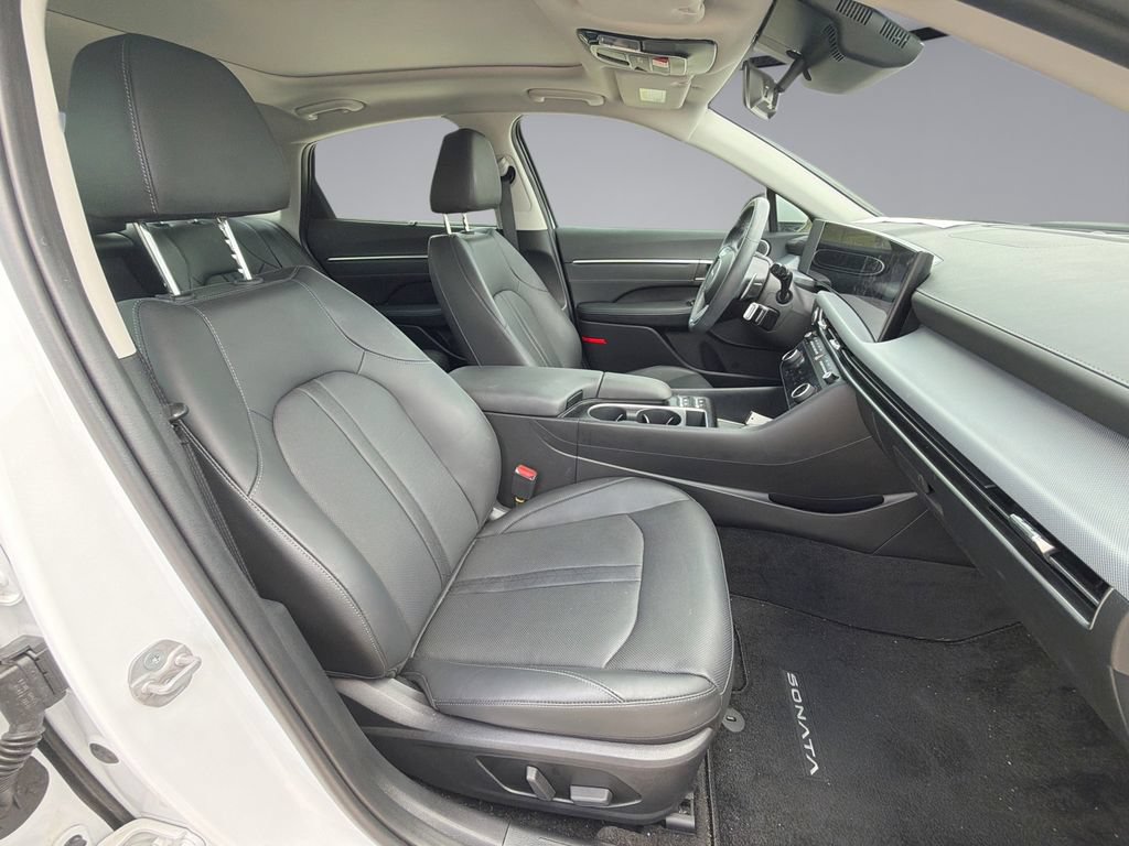 Used 2025 Hyundai Sonata Limited FWD image 16