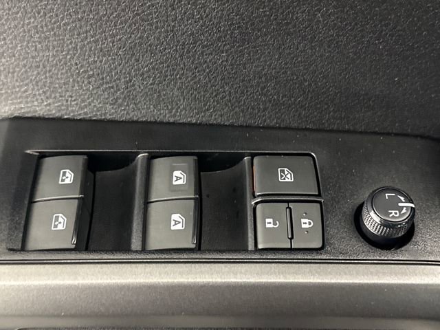 Used 2023 Toyota Tacoma TRD Sport AWD/4WD image 31