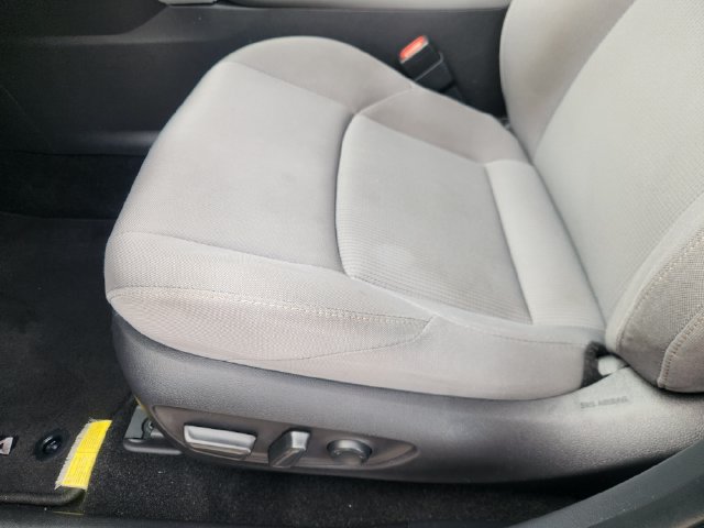 Certified 2022 Toyota Venza LE AWD/4WD image 23