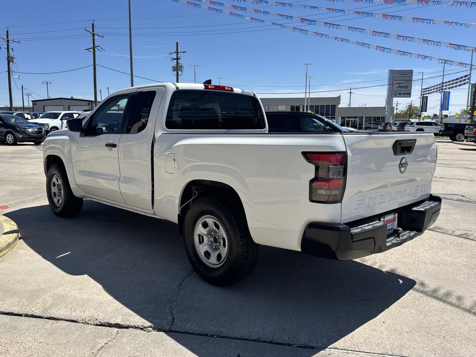 Used 2022 Nissan Frontier S RWD image 5