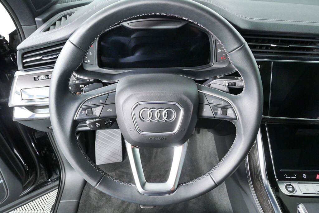 Used 2025 Audi Q7 3.0T Prestige AWD/4WD image 8