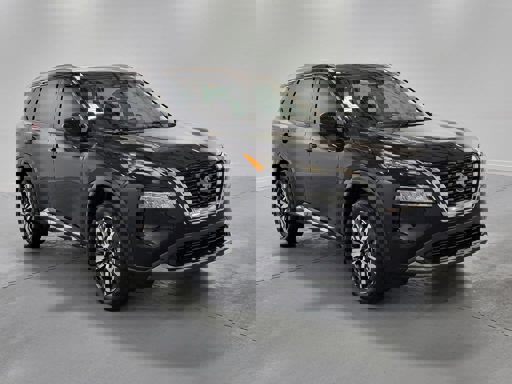 Used 2023 Nissan Rogue SL w/ SL Premium Package image 2