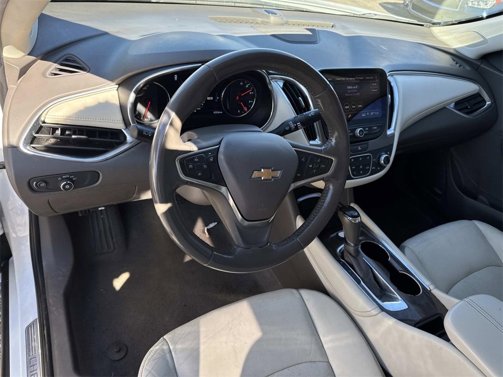 Used 2020 Chevrolet Malibu Premier image 20