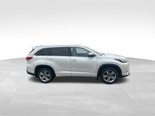 Used 2017 Toyota Highlander Limited AWD/4WD image 22