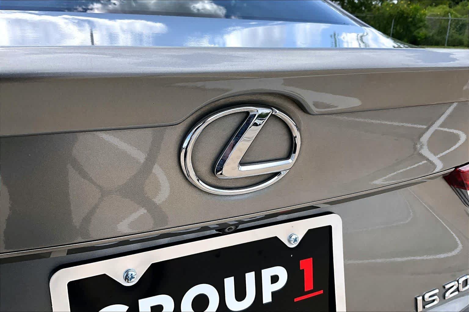 Used 2017 Lexus IS 200t F Sport w/ F Sport Package RWD image 30