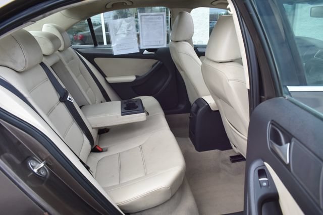 Used 2015 Volkswagen Jetta TDI SE FWD image 35