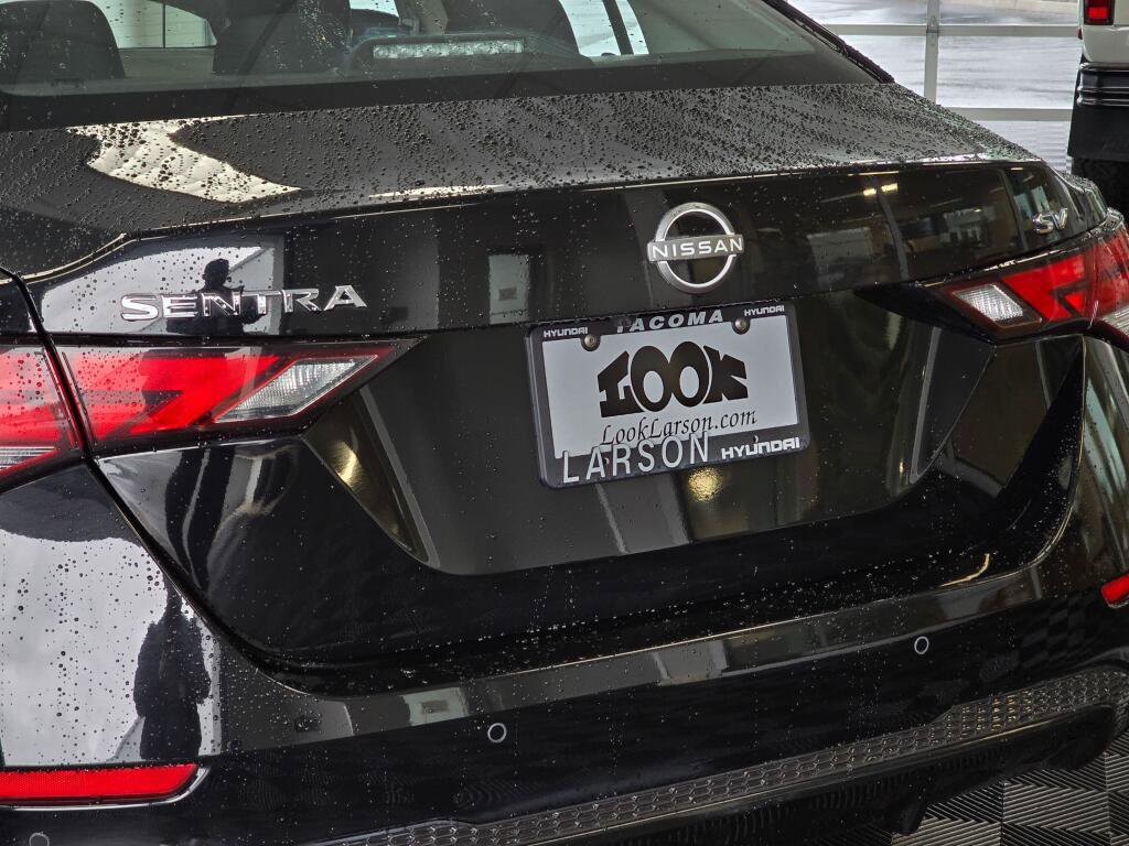 Used 2024 Nissan Sentra SV FWD image 12