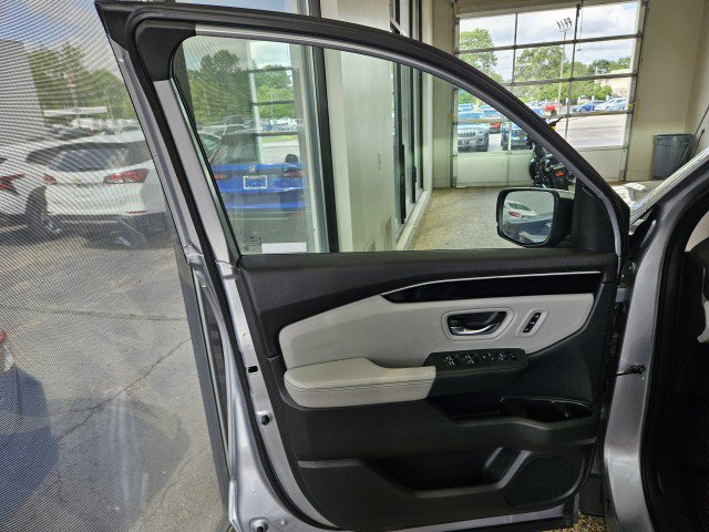 Used 2023 Honda Pilot Touring image 19