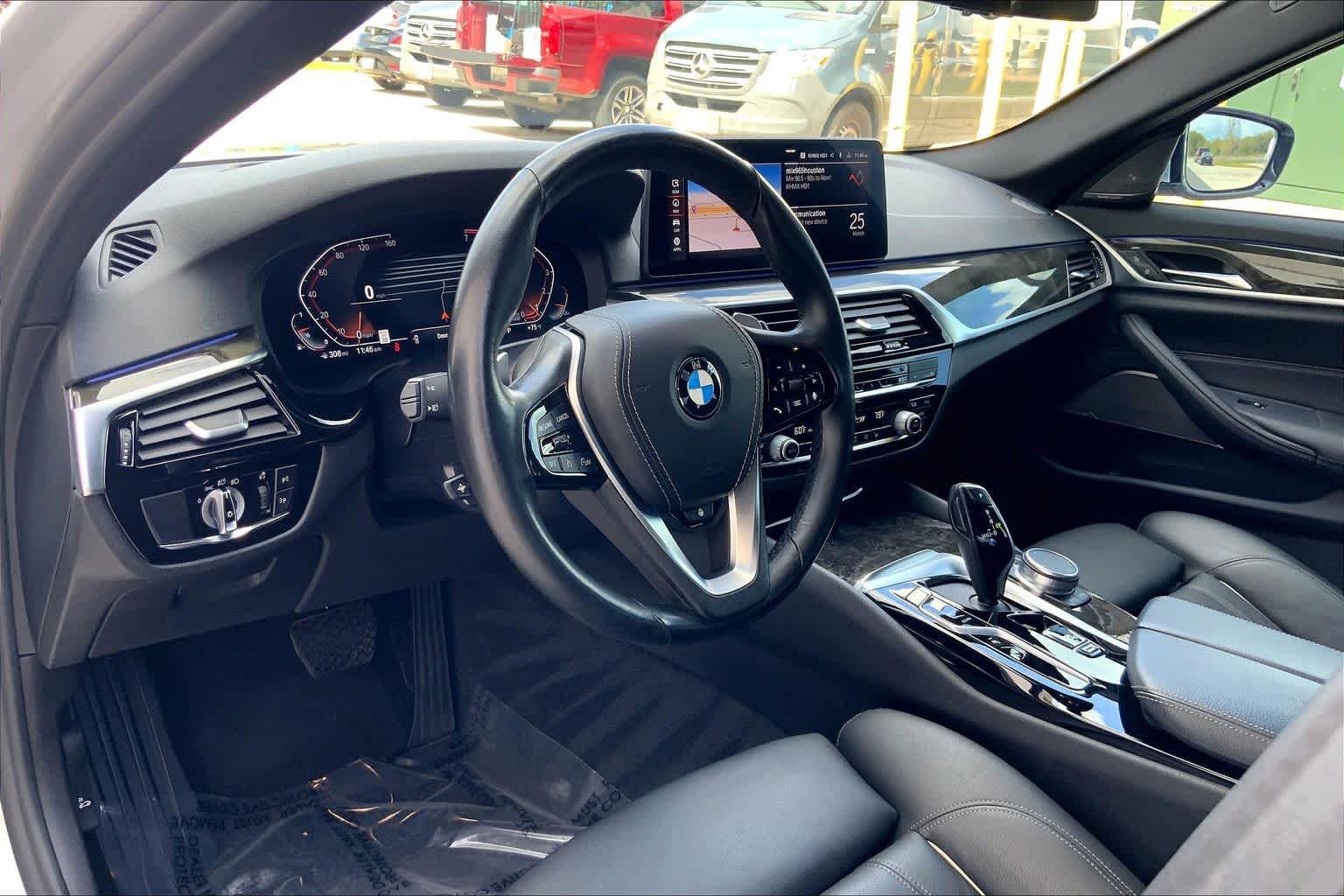 Used 2021 BMW 530i w/ Premium Package RWD image 16