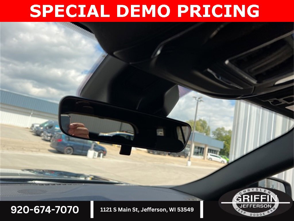 New 2025 Jeep Grand Cherokee L Laredo w/ Luxury Tech Group I image 26