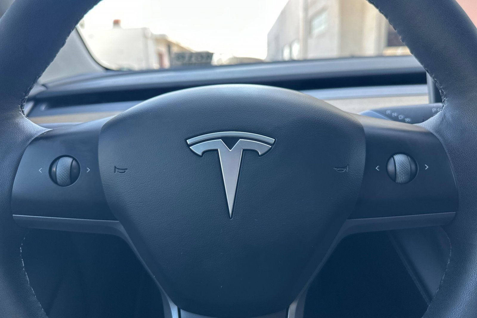 Used 2023 Tesla Model 3 Standard Range image 22