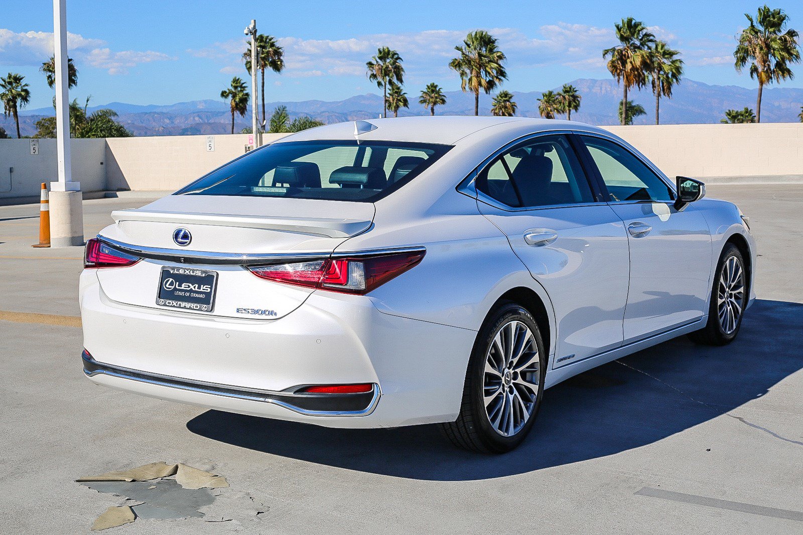 Used 2020 Lexus ES 300h w/ Premium Package FWD image 7