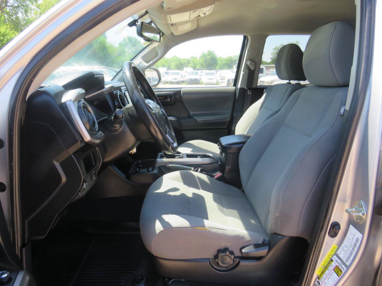 Used 2017 Toyota Tacoma SR5 w/ Tow Package RWD image 15