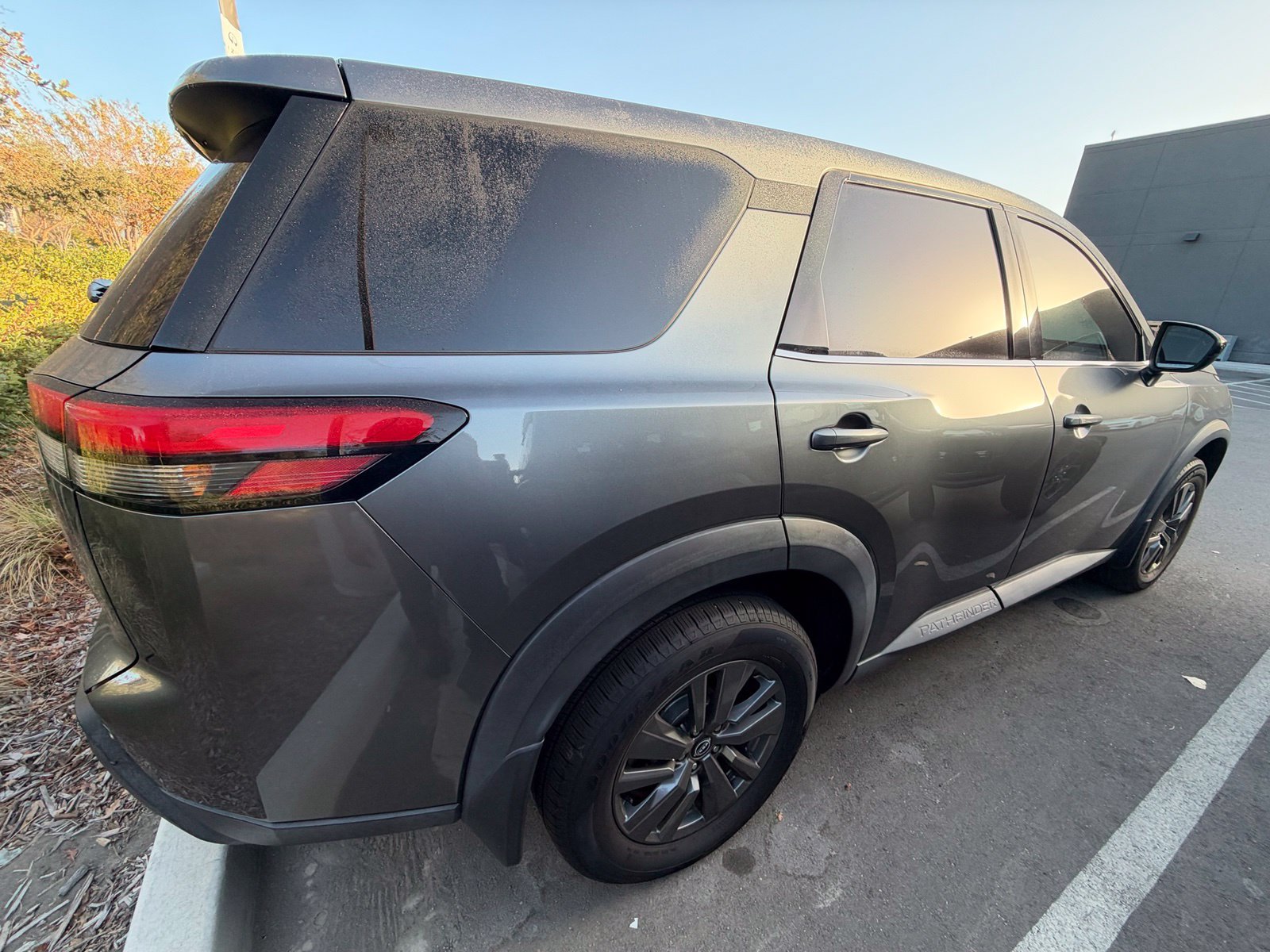 Used 2024 Nissan Pathfinder S FWD image 4