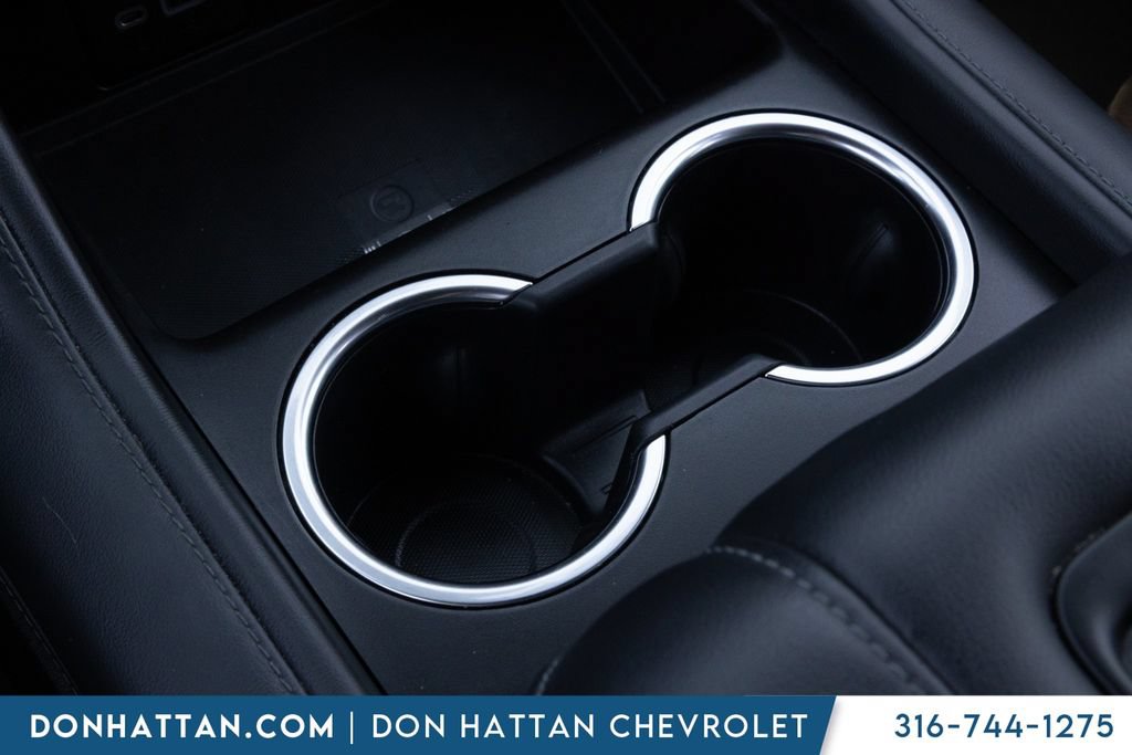 Used 2022 Chevrolet Tahoe LT w/ Luxury Package AWD/4WD image 12