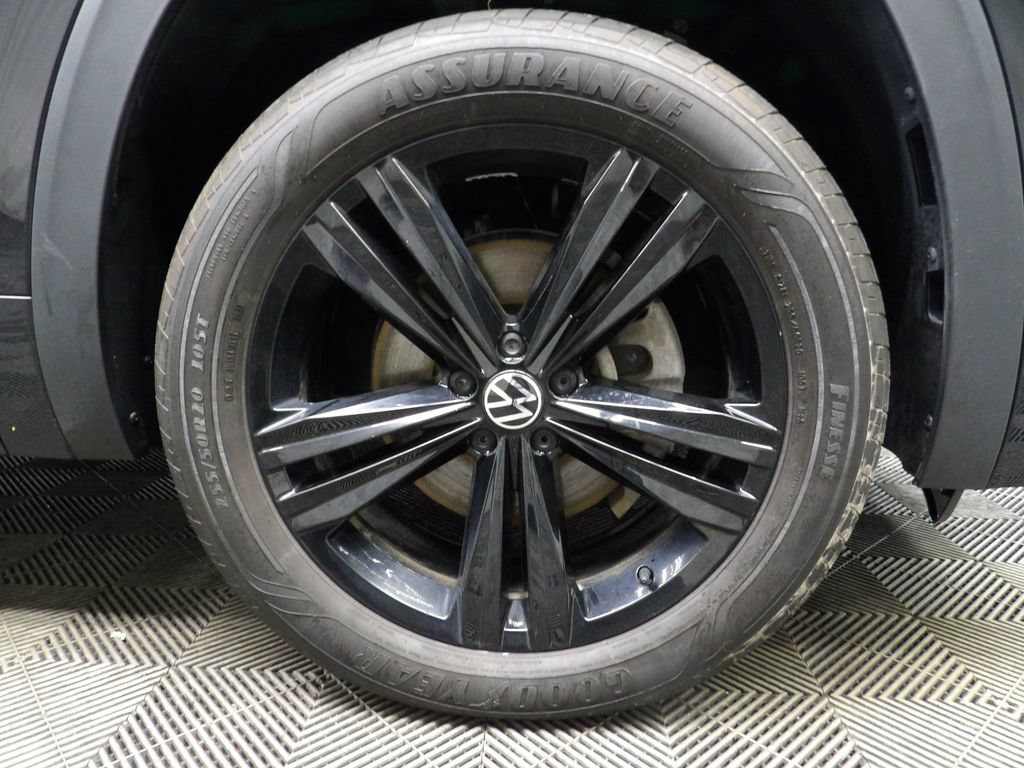 Used 2023 Volkswagen Atlas SEL R-Line AWD/4WD image 11