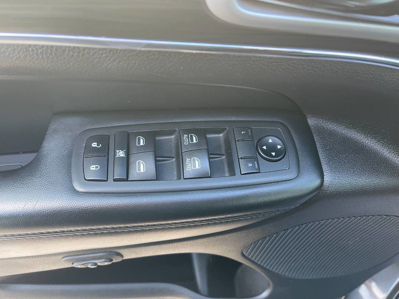 Used 2020 Jeep Grand Cherokee Limited AWD/4WD image 15