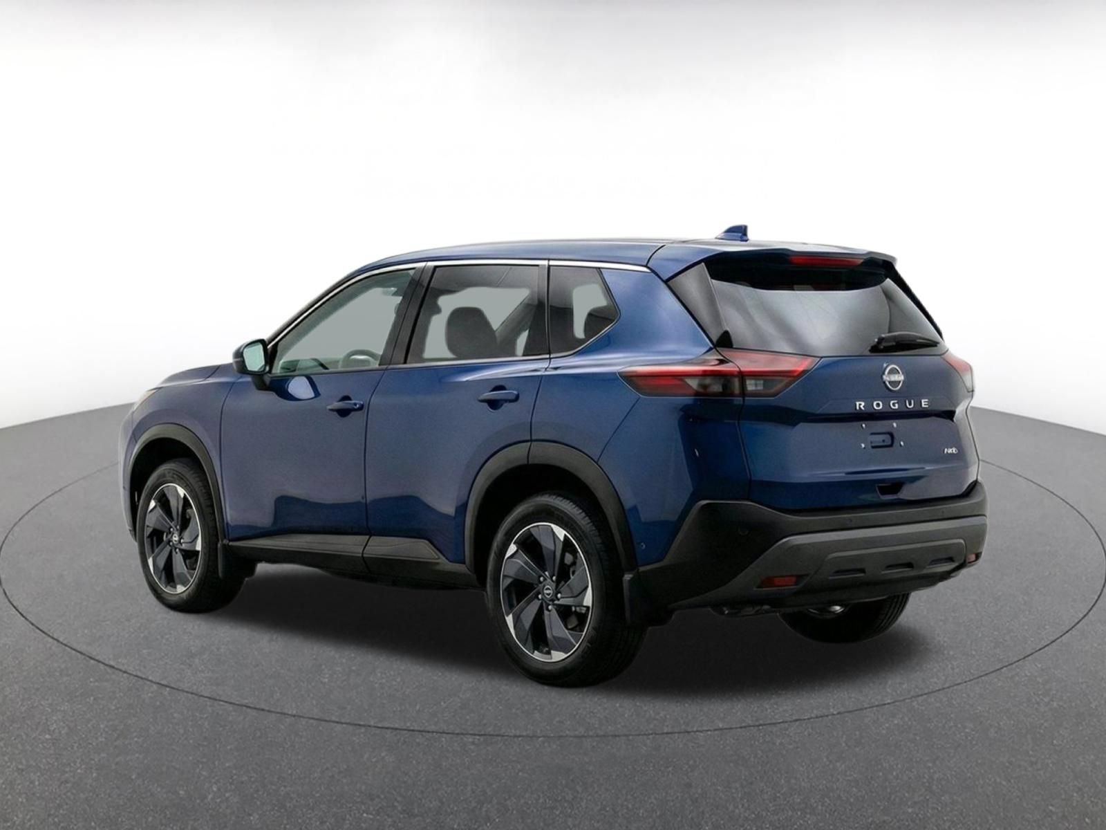 Used 2025 Nissan Rogue SV AWD/4WD image 7