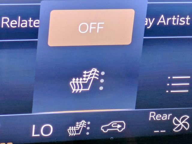 Certified 2025 Buick Enclave Preferred image 27