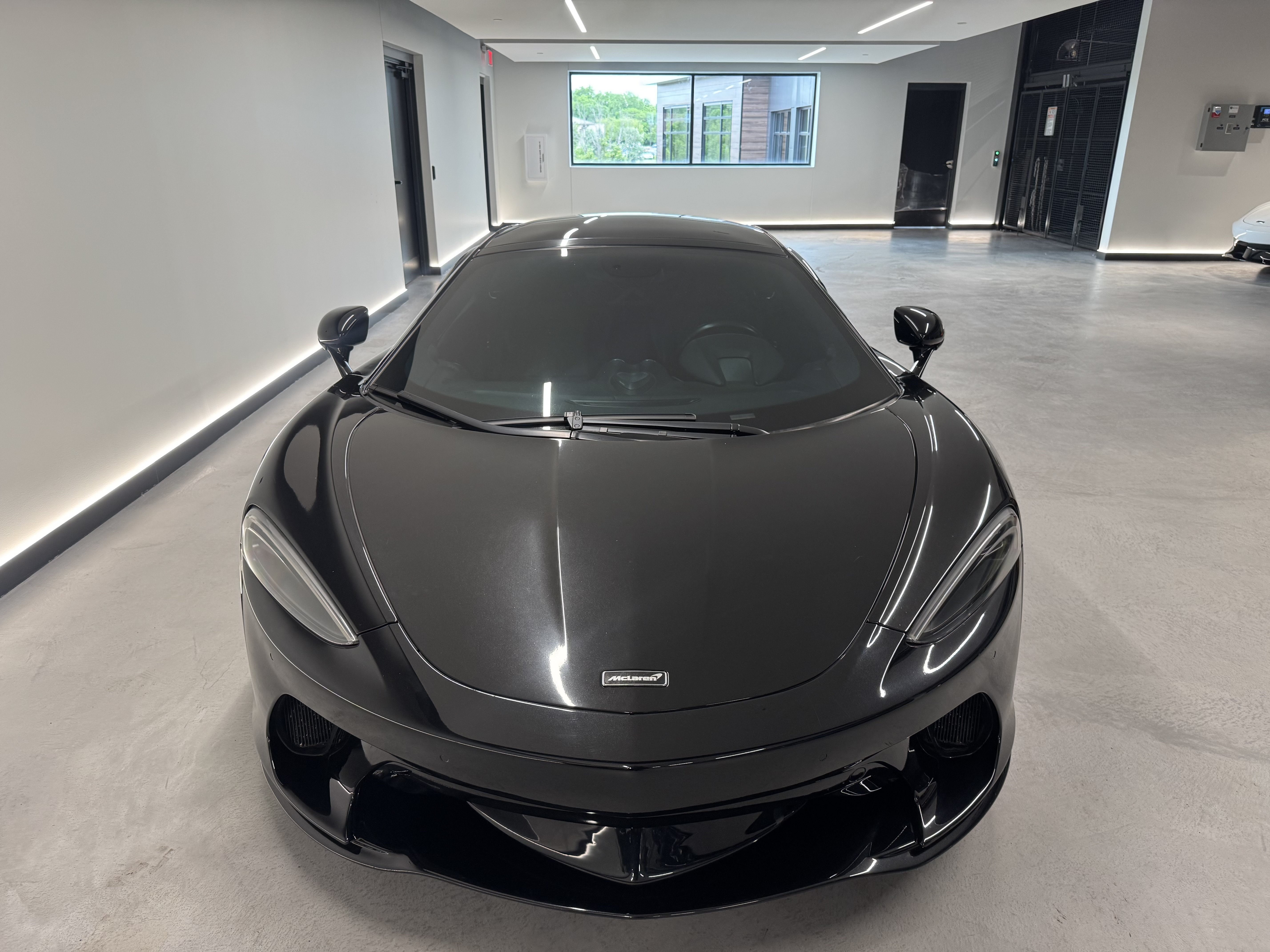 Used 2022 McLaren GT RWD image 6