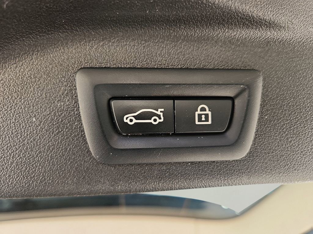 Used 2023 BMW X7 xDrive40i w/ Executive Package image 29