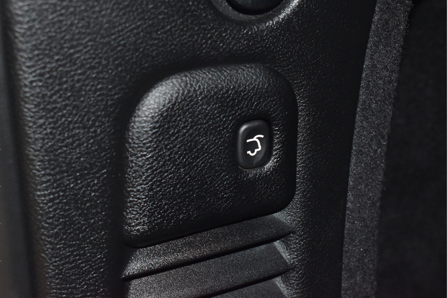 Used 2025 Dodge Durango R/T w/ Blacktop Package AWD/4WD image 15