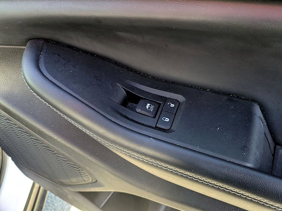 Used 2023 Jeep Grand Cherokee Altitude image 32