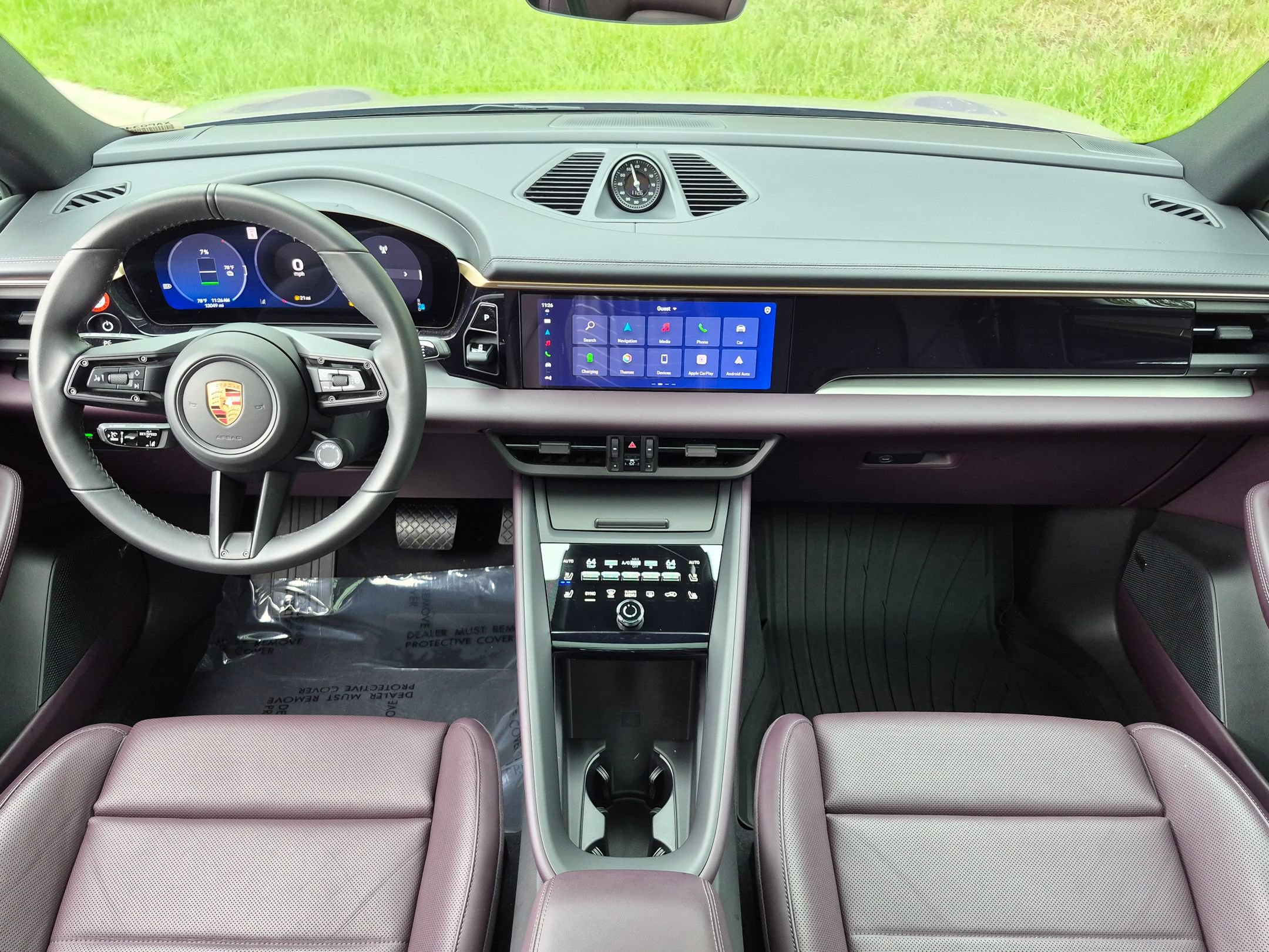 Certified 2025 Porsche Macan 4 Electric AWD/4WD image 22