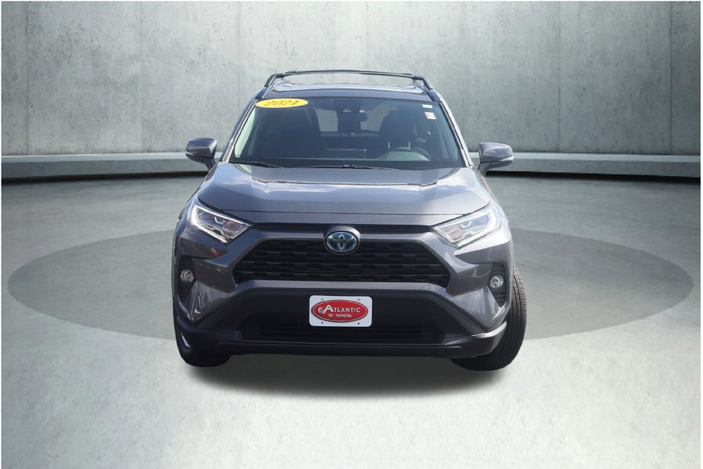 Used 2021 Toyota RAV4 XLE w/ Convenience Package AWD/4WD image 2