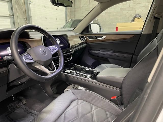 Used 2025 Volkswagen Atlas SE image 12