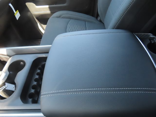 New 2026 RAM 3500 Big Horn AWD/4WD image 38