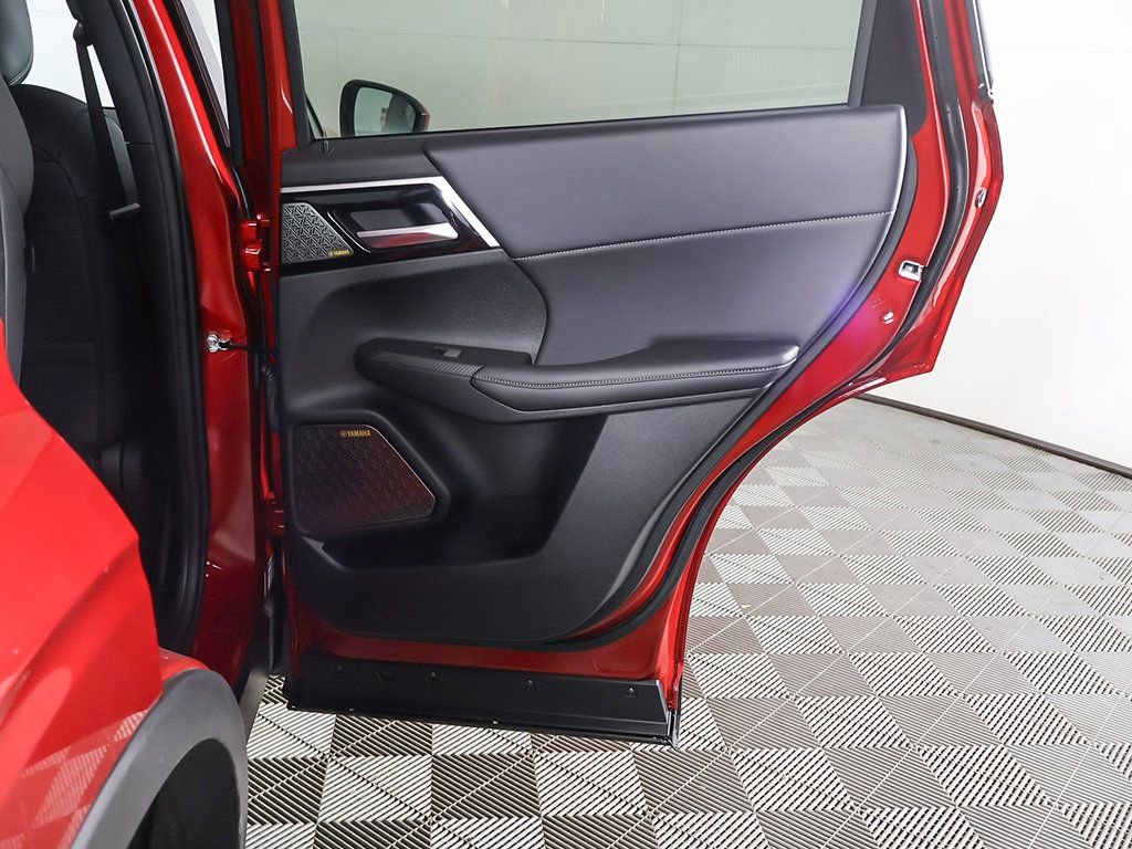 New 2026 Mitsubishi Outlander SE image 29