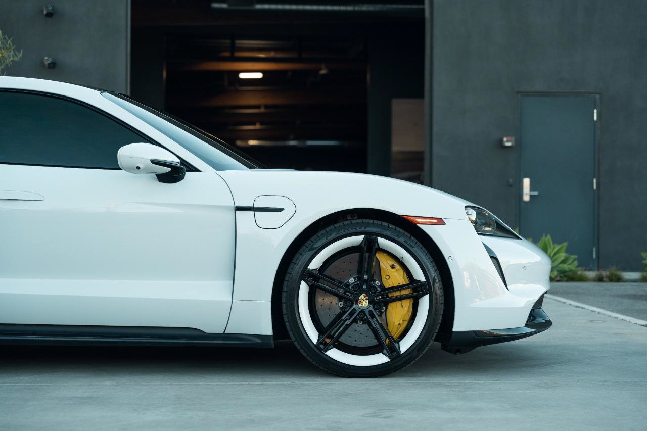 Used 2022 Porsche Taycan Turbo S AWD/4WD image 10