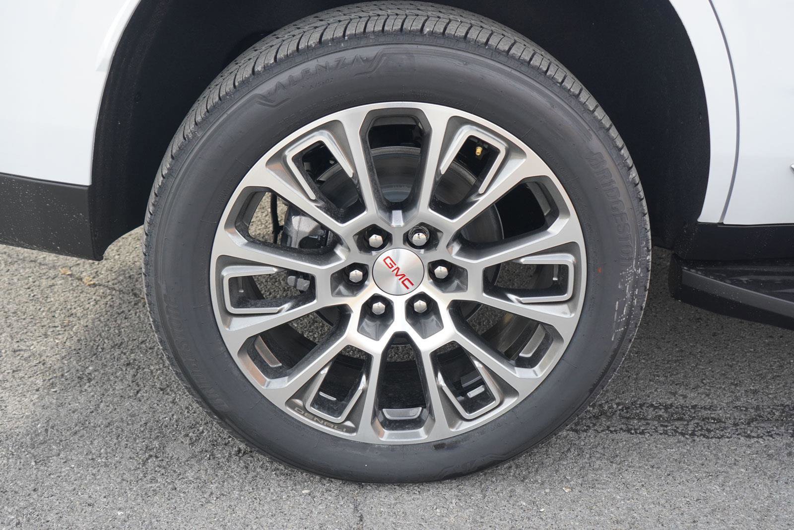New 2026 GMC Yukon Denali image 12