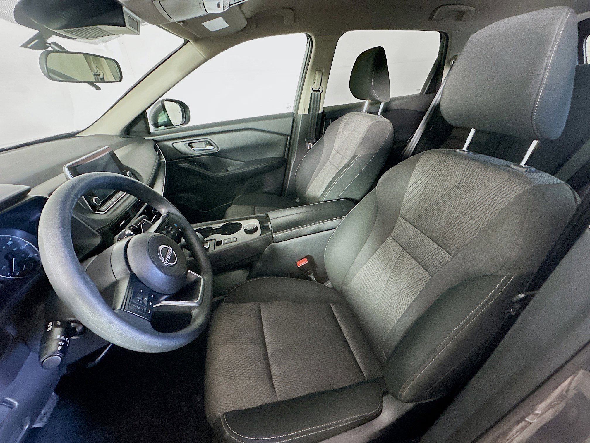 Used 2024 Nissan Rogue SV image 13