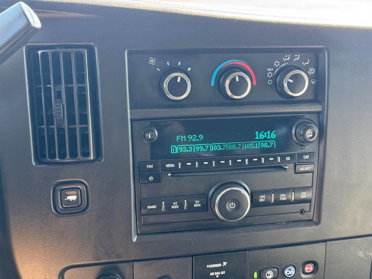 Used 2019 Chevrolet Express 2500 LS w/ Driver Convenience Package image 11