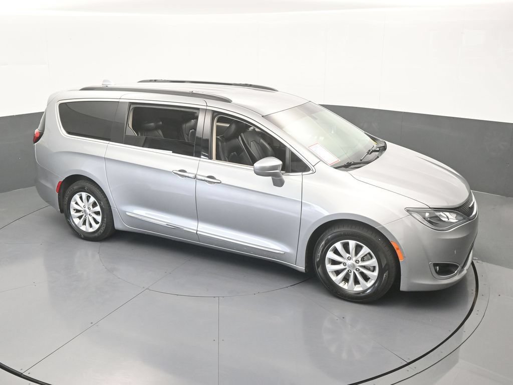 Used 2017 Chrysler Pacifica Touring-L FWD image 53