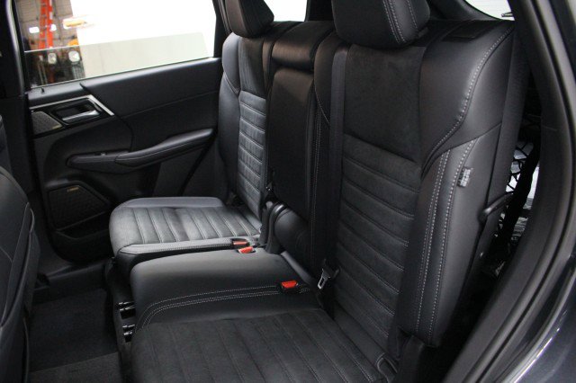 New 2026 Mitsubishi Outlander SE image 25